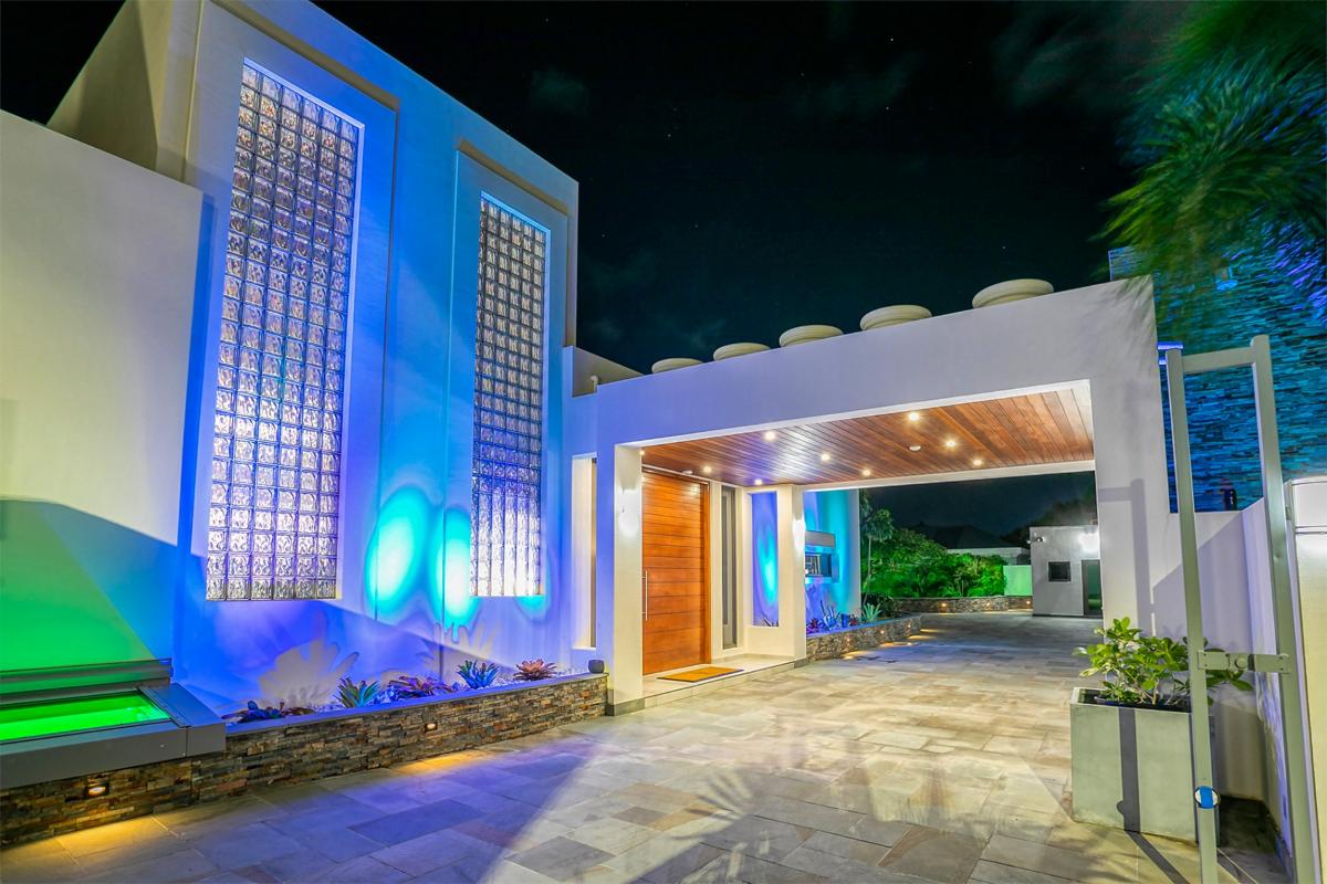 7 bedrooms luxury villa rental St Martin - Entrance